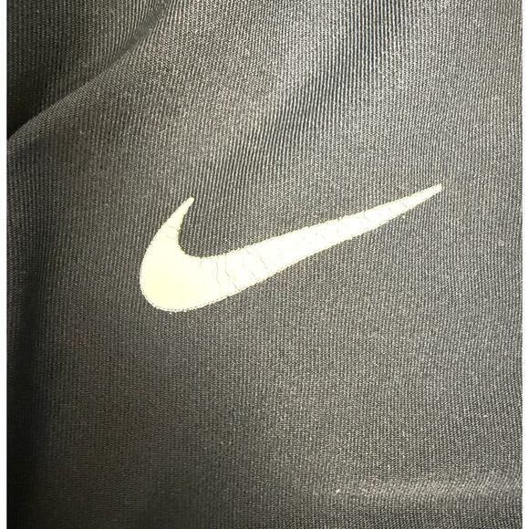 NIKE Dri-Fit Black Workout Capri Pants. Athleisure/Athletic/Gym. Size Medium - Picture 6 of 8